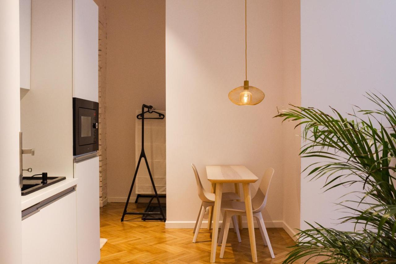 Sympatyczne Studio Z Palma Areka / A Nice Studio With Areka Palm Tree Łódź Eksteriør bilde